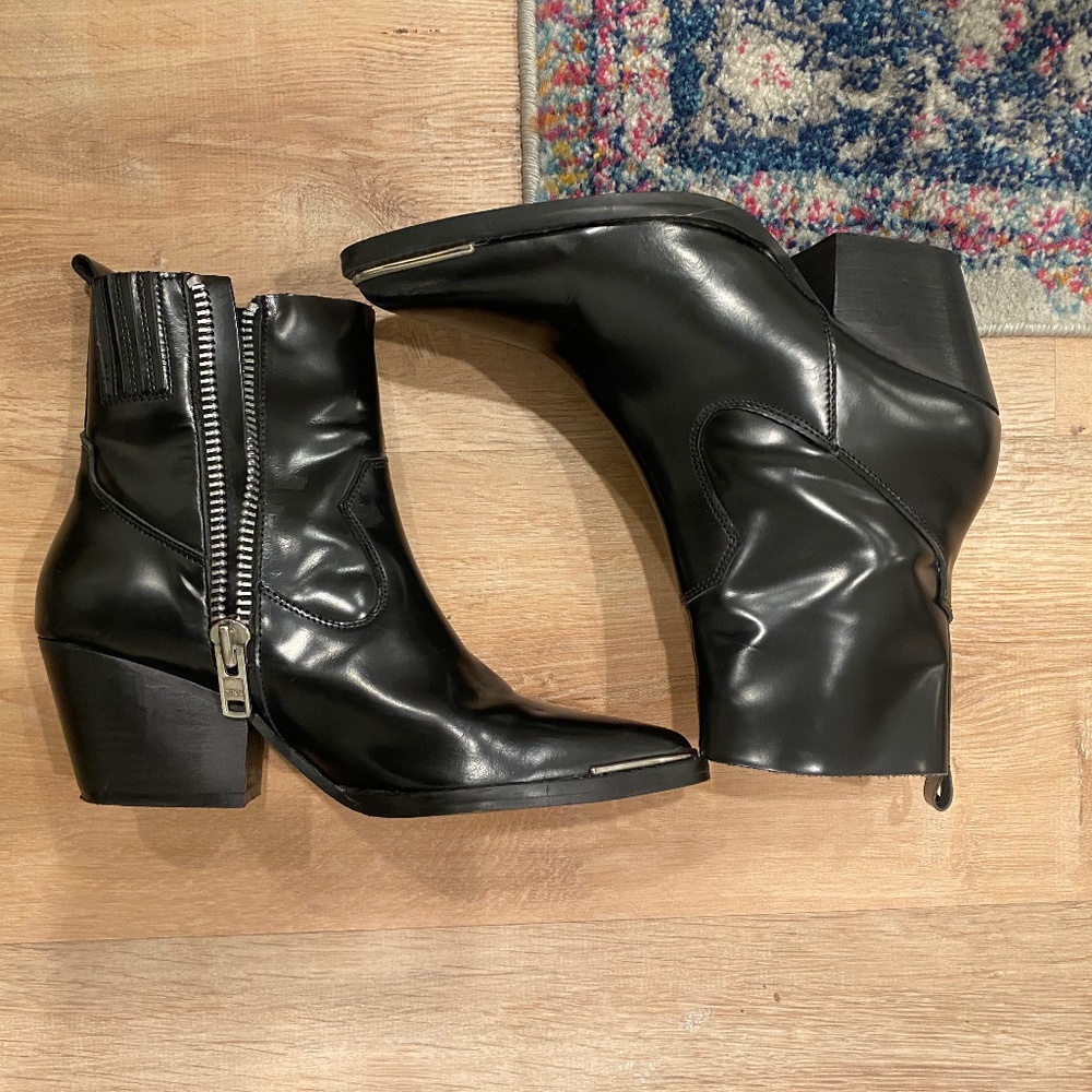 Jeffrey Campbell black ankle boots /booties. 9.5